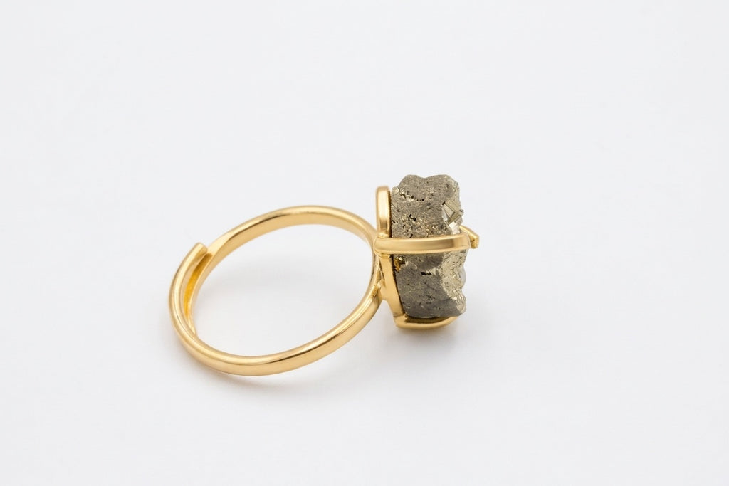 Ring Pyrit auf Ringschiene
