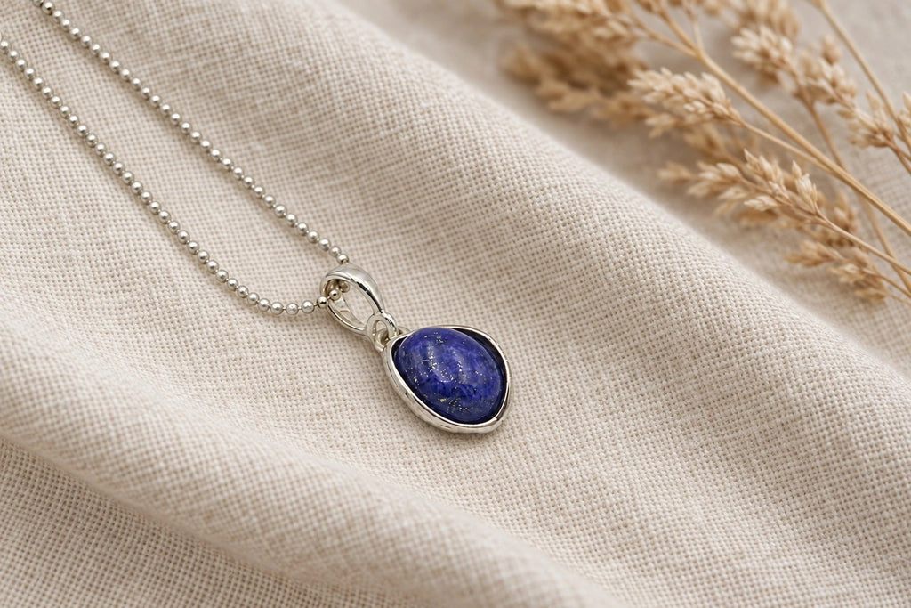 Naszyjnik z lapis lazuli, srebro 925 — ujęcie 2 — biżuteria Brazi