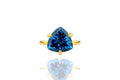 Pierścionek z topazem London Blue 4 ct w szlifie trylion i żółtym złocie, biżuteria Brazi.