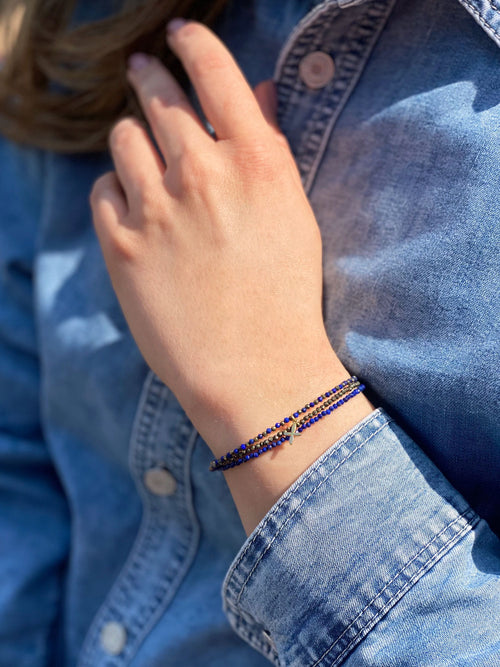 Potrójna bransoletka z naturalnego lapis lazuli i pirytu na nadgarstku, biżuteria Brazi