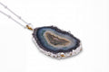 Naszyjnik z naturalnym ametystem w formie stalaktytu i srebrnej oprawie, biżuteria Brazi