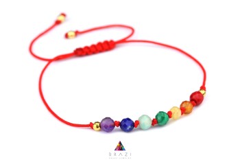 Bransoletka Brazi Druse Jewelry: Czakry, makramowa, czerwona sznurówka, kamienie naturalne.