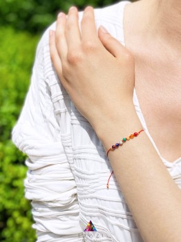Bransoletka Czakry Makrama Brazi Druse Jewelry, czerwona, z kamieniami.