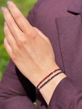 Bransoletka Podwójna Brazi Druse Jewelry: szafir i granat, delikatna, czerwono-niebieska.