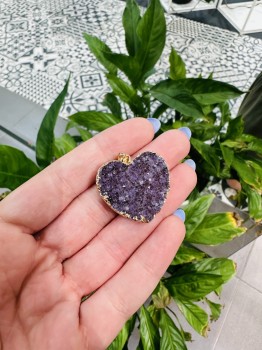 Naszyjnik Brazi Druse Jewelry, ametyst, serce, złocone.