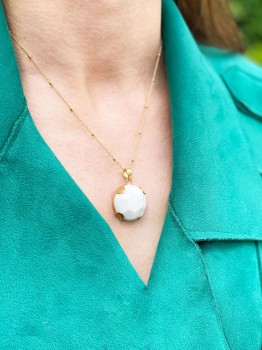 Naszyjnik Brazi Druse Jewelry z howlitu, okrągły, złocony.