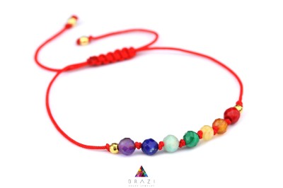 Bransoletka Brazi Druse Jewelry: Czakry, makramowa, czerwona sznurówka, kamienie naturalne.