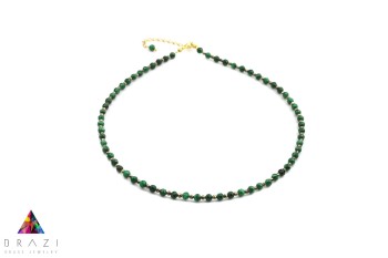 Naszyjnik z koralików malachitu i pirytu w złotym wykończeniu, ułożony w okrąg, biżuteria Brazi
