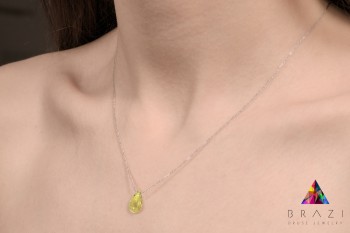 Naszyjnik Brazi Druse Jewelry z kwarcem lemon, w kształcie kropli.