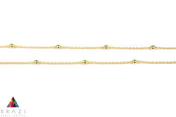 Detal srebrnego łańcuszka z kuleczkami, precyzyjny splot i polerowane srebro, biżuteria Brazi