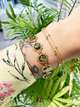 Brazi Druse: Regulowana bransoletka z zielonym bursztynem, złota oprawa.