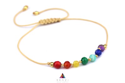 Bransoletka Brazi Druse Jewelry, makramowa, beżowa, z kamieniami czakr.