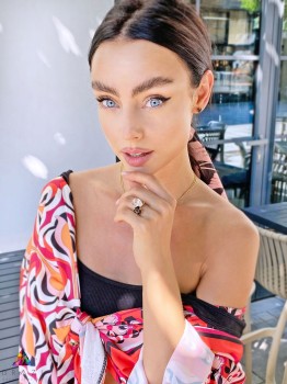 Pierścionek Brazi Druse z kwarcu dymnego 4 ct., szlif trylion.