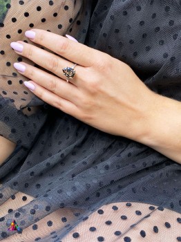 Pierścionek z naturalnym kwarcem dymnym w kształcie kropli, srebrna oprawa, biżuteria Brazi