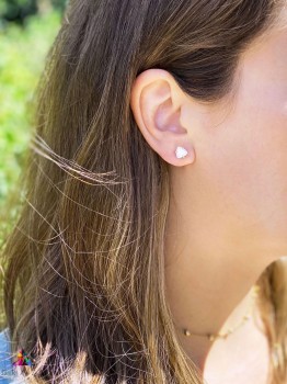 Kolczyki Brazi Druse Jewelry, kamień księżycowy, trylion, białe.