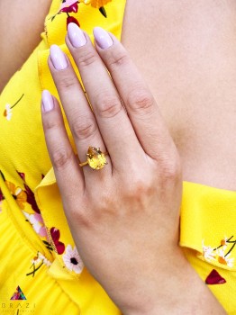 Pierścionek z naturalnym cytrynem w kształcie kropli w złotej oprawie, biżuteria Brazi