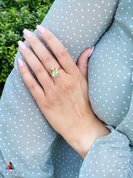 Pierścionek z prasiolitem w kształcie kropli w złotej oprawie, biżuteria naturalna Brazi