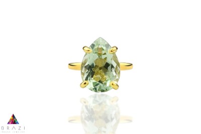 Pierścionek z prasiolitem 6 ct ze złota 585 o szlifie kropli na białym tle, biżuteria Brazi
