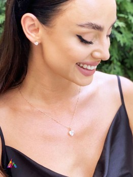 Naszyjnik i kolczyki z naturalnym kryształem górskim na złotym łańcuszku, biżuteria Brazi