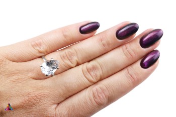 Pierścionek Brazi Druse Jewelry z kryształem górskim, oprawa kropla.