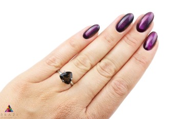 Pierścionek Brazi Druse Jewelry, kwarc dymny, 4 ct, trylion, srebrna oprawa.