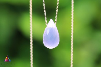 Złoty naszyjnik z fasetowanym kwarcem różowym w kształcie kropli, biżuteria marki Brazi