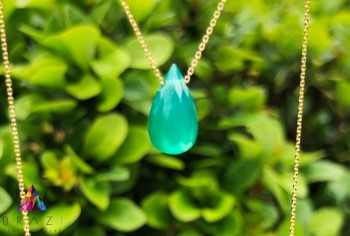 Złoty naszyjnik z przejrzystym zielonym chalcedonem o fasetowym szlifie, biżuteria Brazi