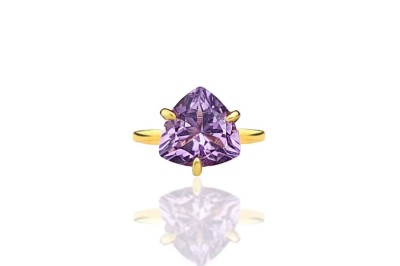 Pierścionek Brazi Druse Jewelry z liliowym ametystem trylion, złoto 585.