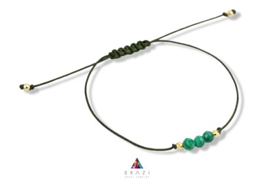 Bransoletka Szczęścia Brazi Druse Jewelry: Elegancka bransoletka z malachitu, sznurkowa, z pozłacanymi elementami.