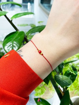 Czerwona bransoletka Szczęścia z koralem, Brazi Druse Jewelry.