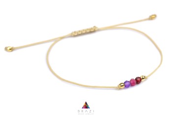 Bransoletka z naturalnych kamieni na czarnym sznurku z pozłacanymi detalami, rękodzieło Brazi