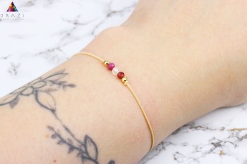Bransoletka z naturalnym granatem i różowym kwarcem na beżowym sznurku, biżuteria Brazi