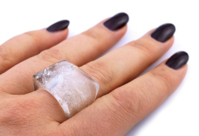 Pierścionek Kryształ Górski, geometryczny, transparentny.