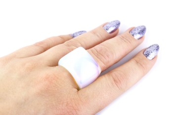 Pierścionek Opalit, kwadratowy, opalizujący.