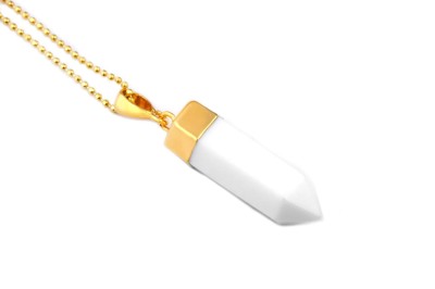 Naszyjnik z naturalnym kwarcem białym w formie obelisku z pozłacaną oprawą na kulkowym łańcuszku, biżuteria Brazi.