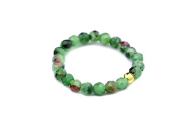 Pierścionek z fasetowanego zoisytu z rubinem i złotym koralikiem, biżuteria Brazi.