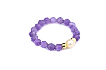 Pierścionek elastyczny z fasetowanym ametystem i perłą naturalną, biżuteria Brazi