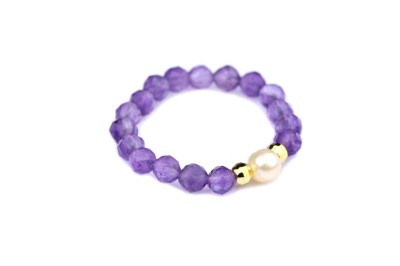 Pierścionek elastyczny z fasetowanym ametystem i perłą naturalną, biżuteria Brazi