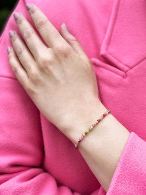 Bransoletka z kolorowym turmalinem na nadgarstku, biżuteria z kamieni naturalnych Brazi