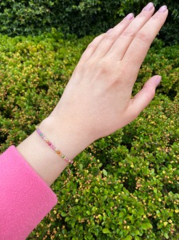 Bransoletka z naturalnym turmalinem kolorowym w świetle dziennym, biżuteria Brazi