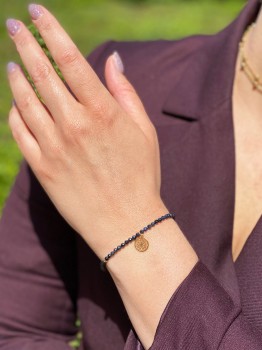 Elegancka bransoletka Brazi Druse Jewelry ze szafirami, złota zawieszka.