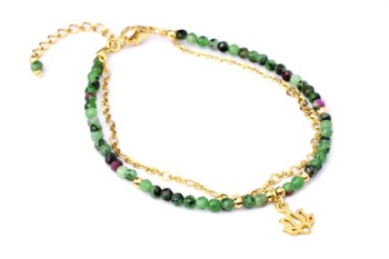 Bransoletka Brazi Druse Jewelry: zielono-różowy zoisyt i rubin, złota oprawa, zawieszka lotos.