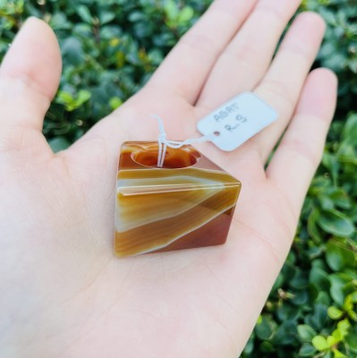 Pierścionek z naturalnego agatu o geometrycznym szlifie w odcieniach rudego brązu, biżuteria marki Brazi