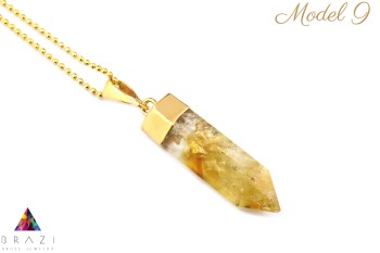 Naszyjnik z cytrynem obeliskiem o niejednorodnej strukturze z miodowymi inkluzjami, złocona oprawa, marka Brazi.