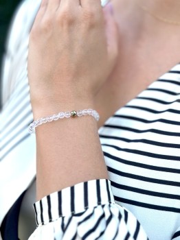 Elegancka bransoletka Brazi Druse Jewelry z kryształu górskiego i hematytu.