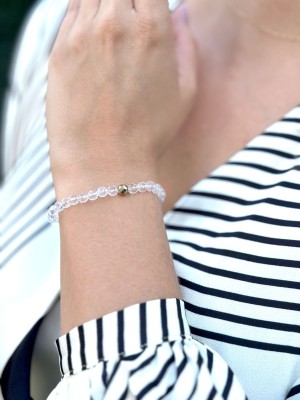 Elegancka bransoletka Brazi Druse Jewelry z kryształu górskiego i hematytu.