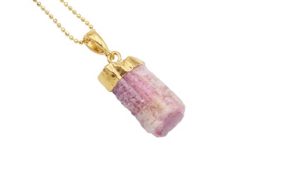 Naszyjnik Brazi Druse Jewelry z różowym turmalinem, złocona oprawa.