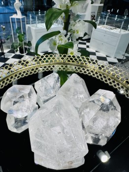 Nieregularne Bryłki z Kryształu Górskiego