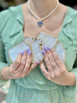 Brazi Druse: Złocone podstawki z kryształu górskiego, eleganckie.