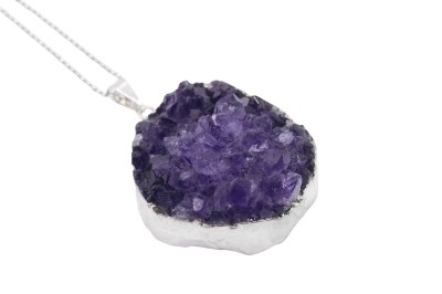 Naszyjnik z naturalnym ametystem w formie szczotki krystalicznej w srebrnej oprawie, biżuteria Brazi